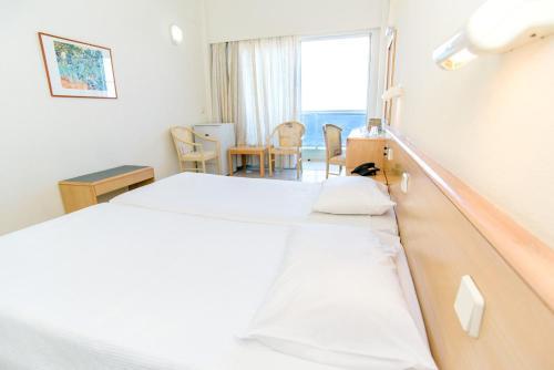 Riviera Hotel 4*