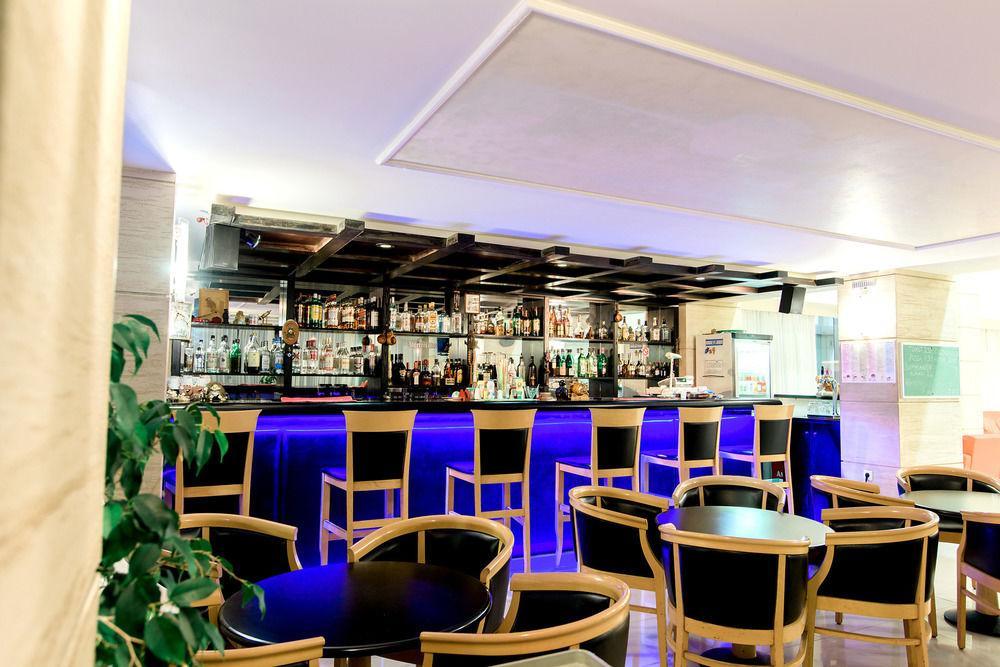 Riviera Hotel 4*