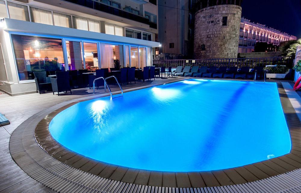 Riviera Hotel 4*