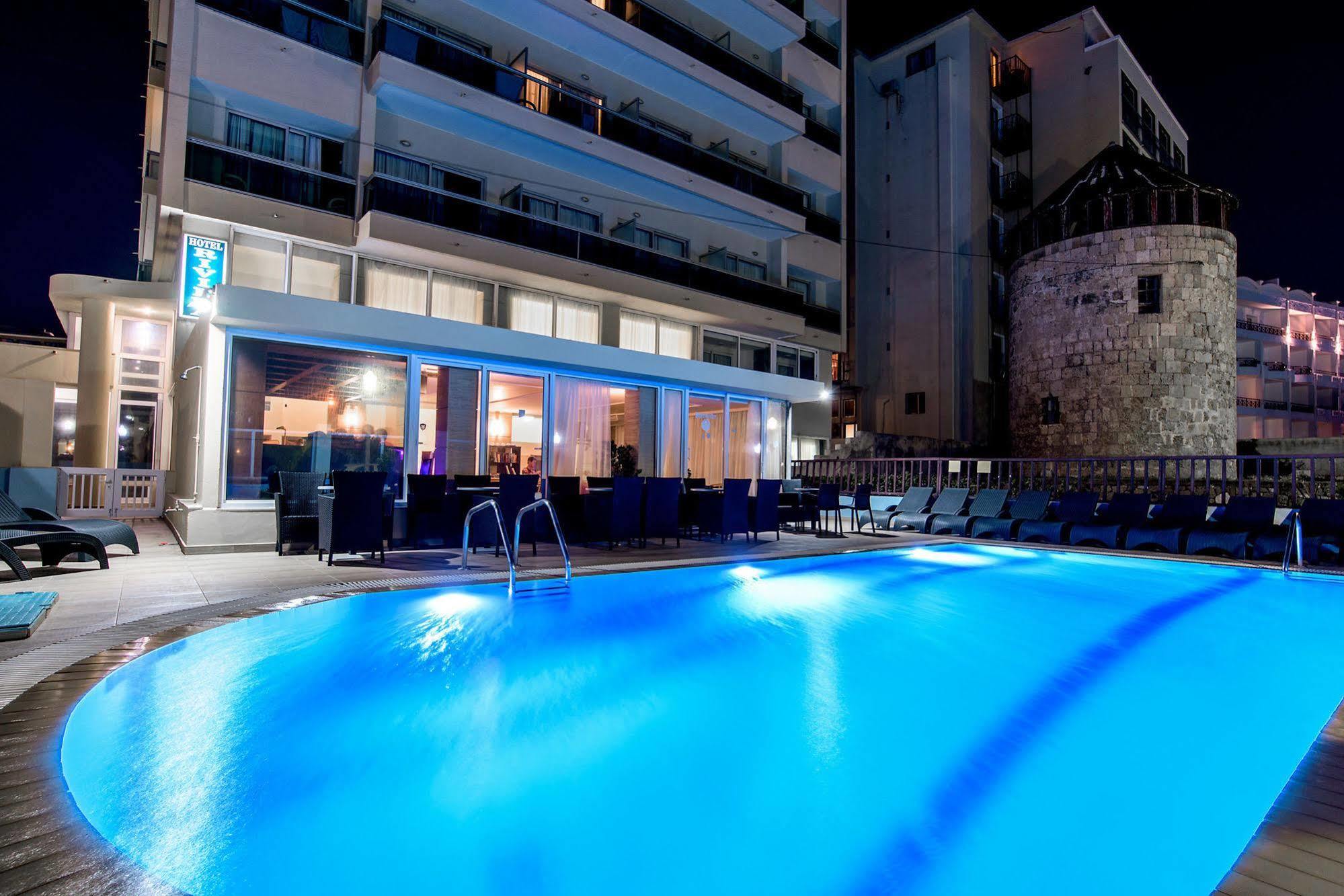 Riviera Hotel 4*
