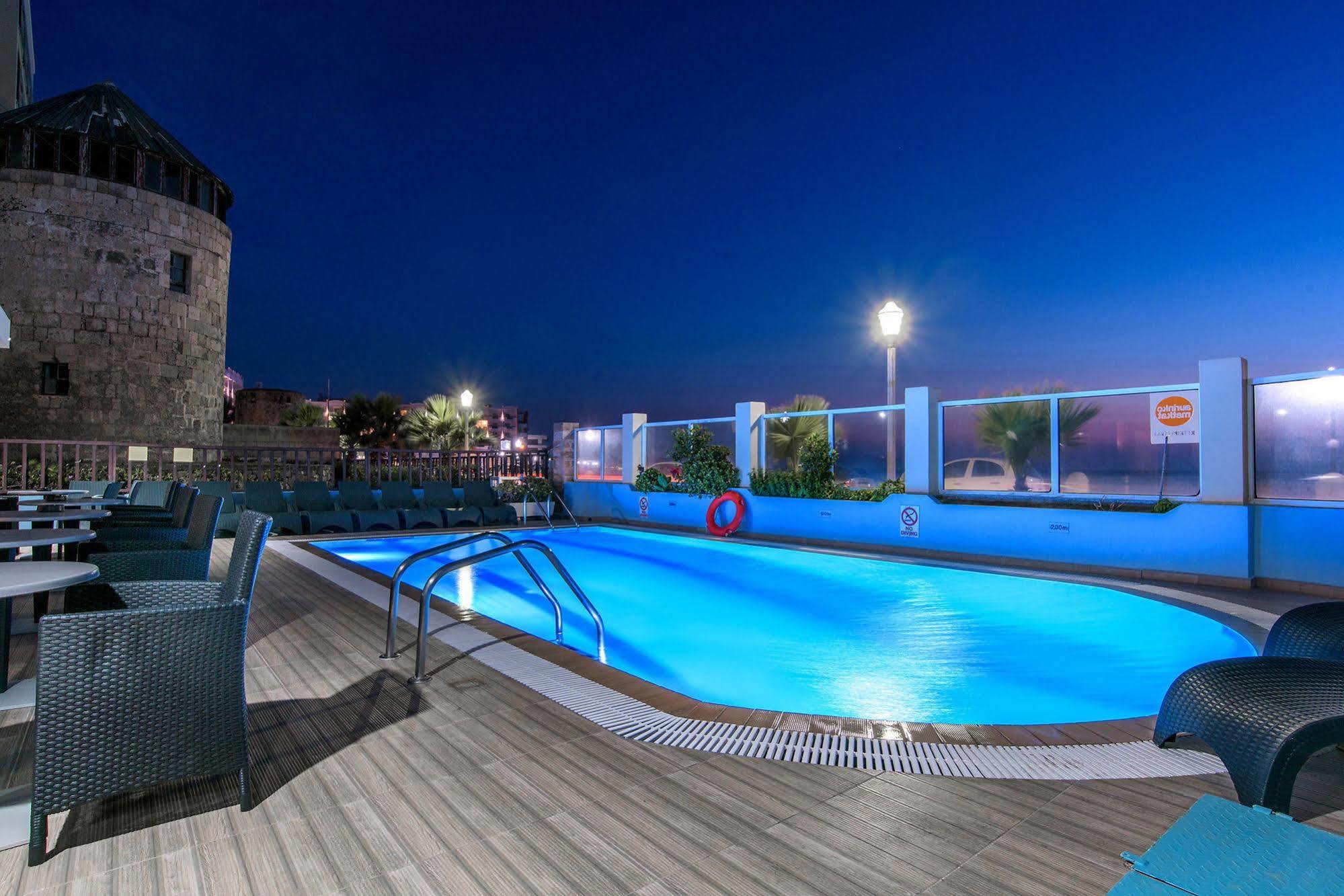 Riviera Hotel 4*