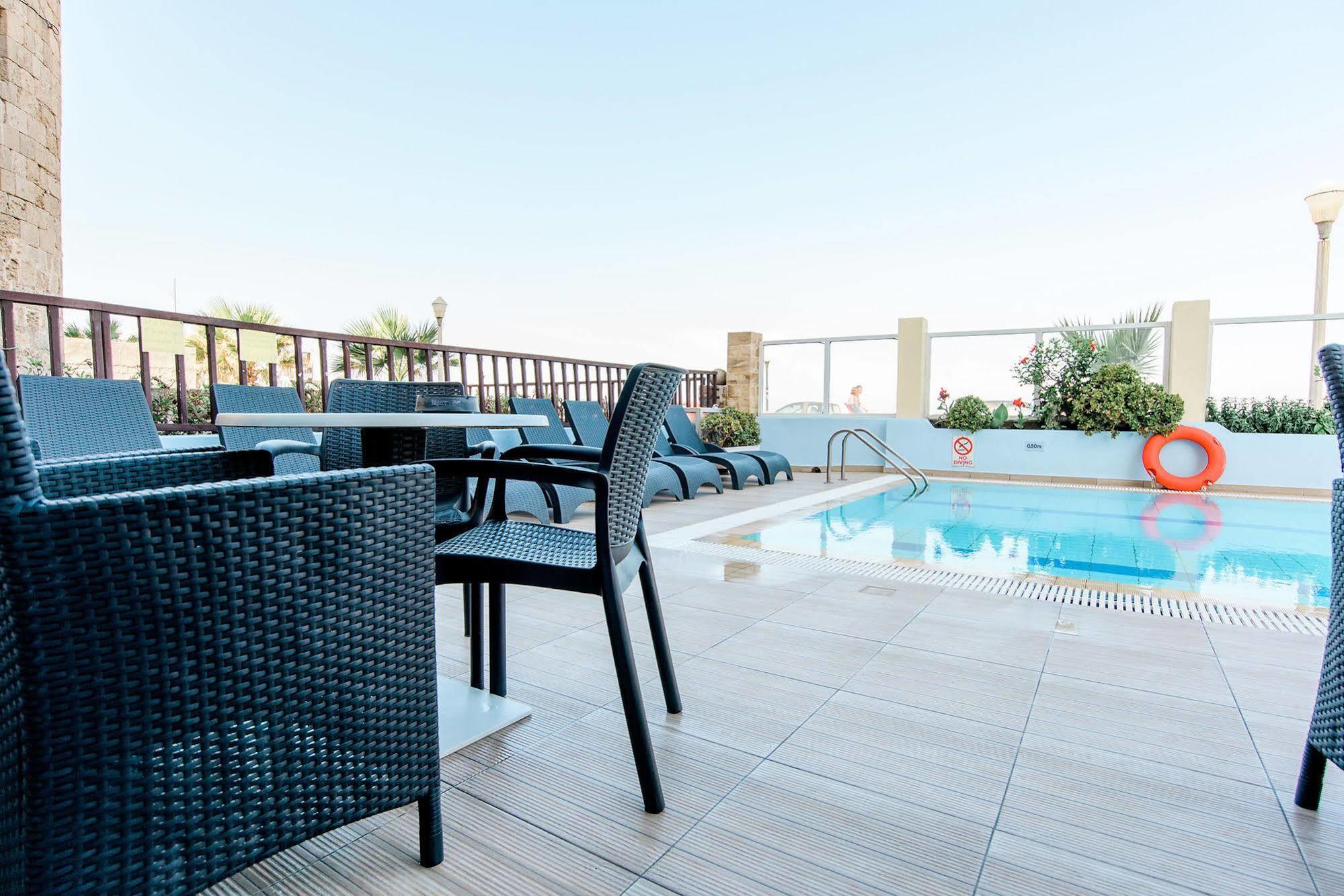 Riviera Hotel