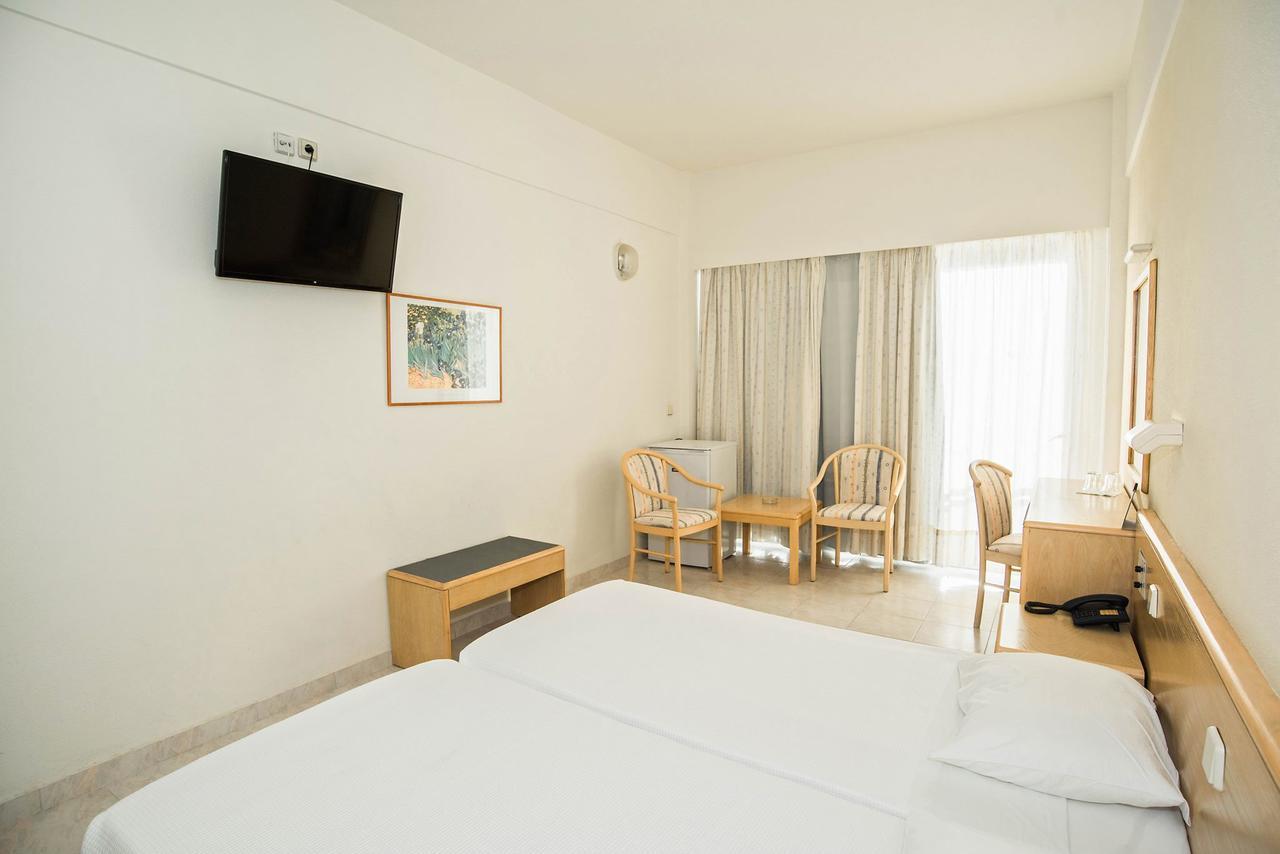 Riviera Hotel