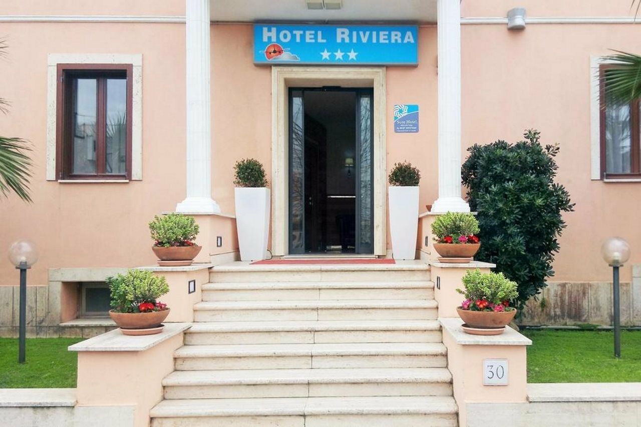 Riviera Hotel 4*